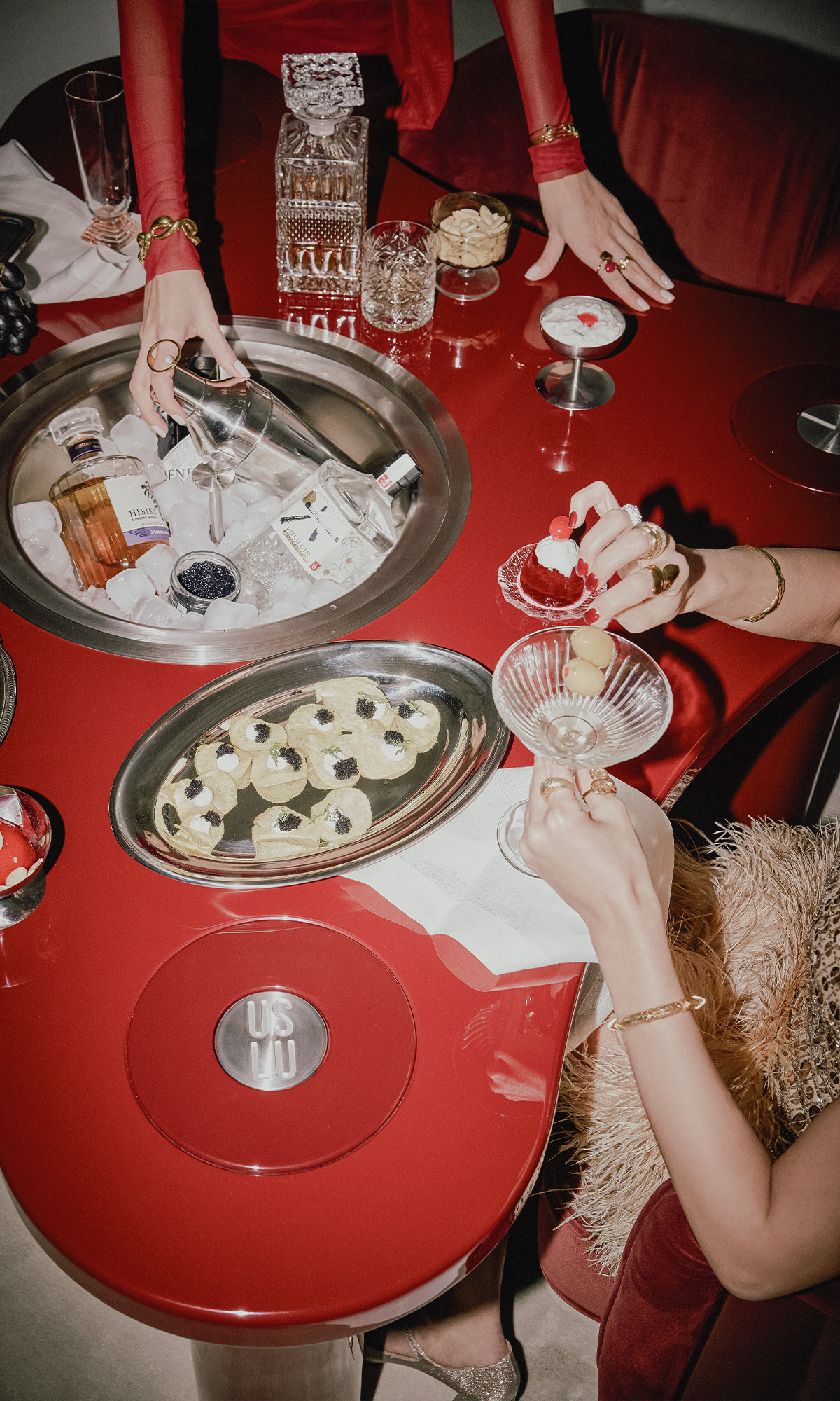 The Socialite Dining and Drinks Table, dinner party scene